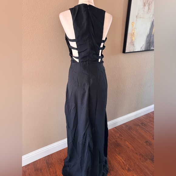 Black V-Neck High-Low Long Train Women's Dress - Picture 5 of 7